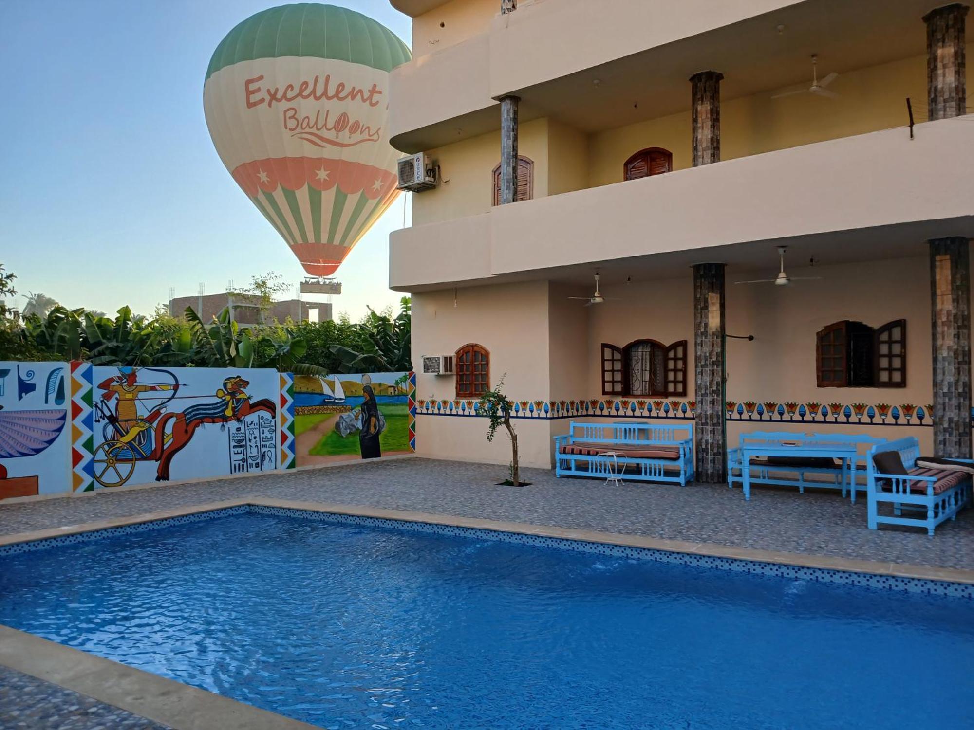Luxor View Hostel Esterno foto
